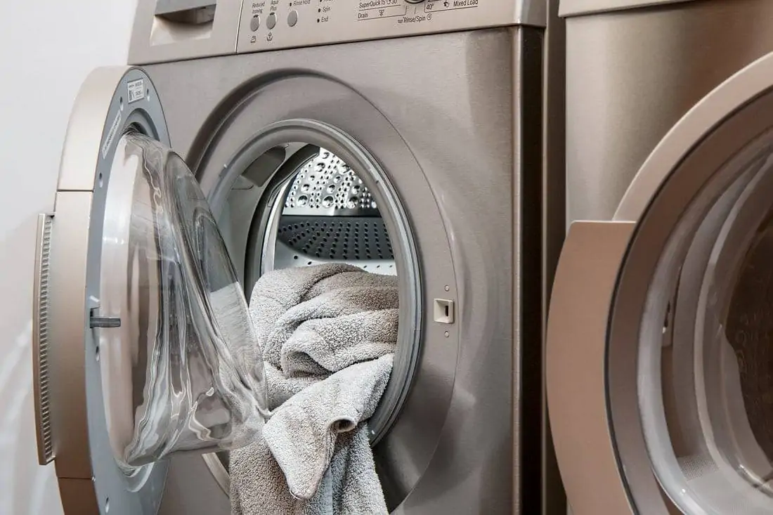 clothes washer with towels